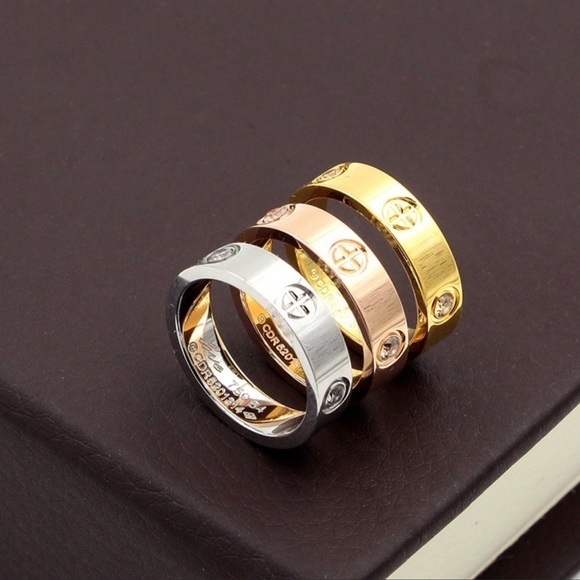 NEW Screw Love Ring in Rose Gold
